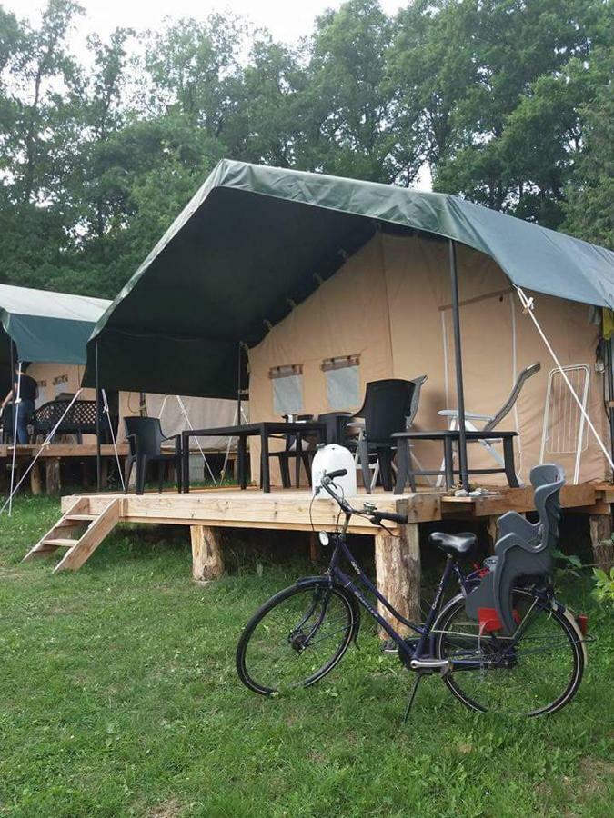 Hotel Safari Tent At Camping Le Roptai Rochefort Exterior foto